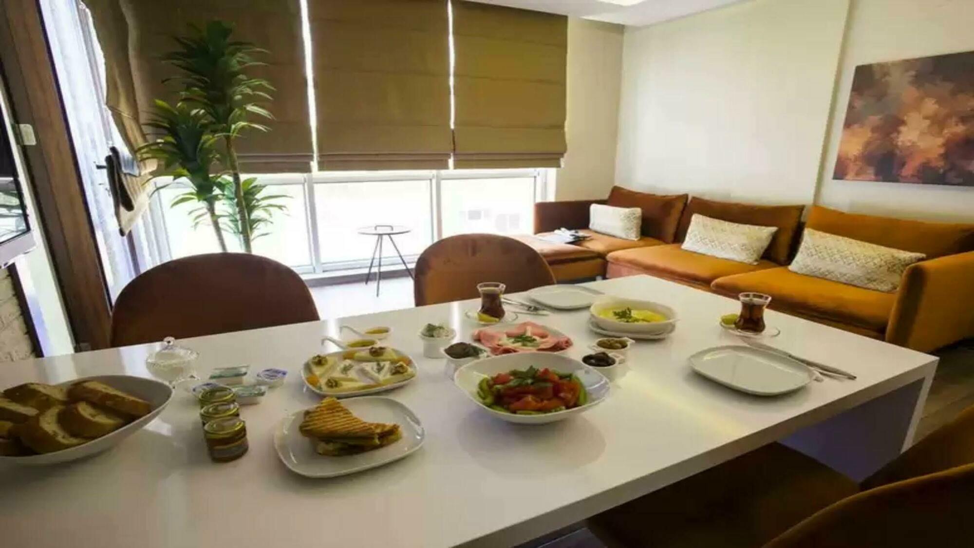 Maxuite Hotel In Home Akçay Esterno foto