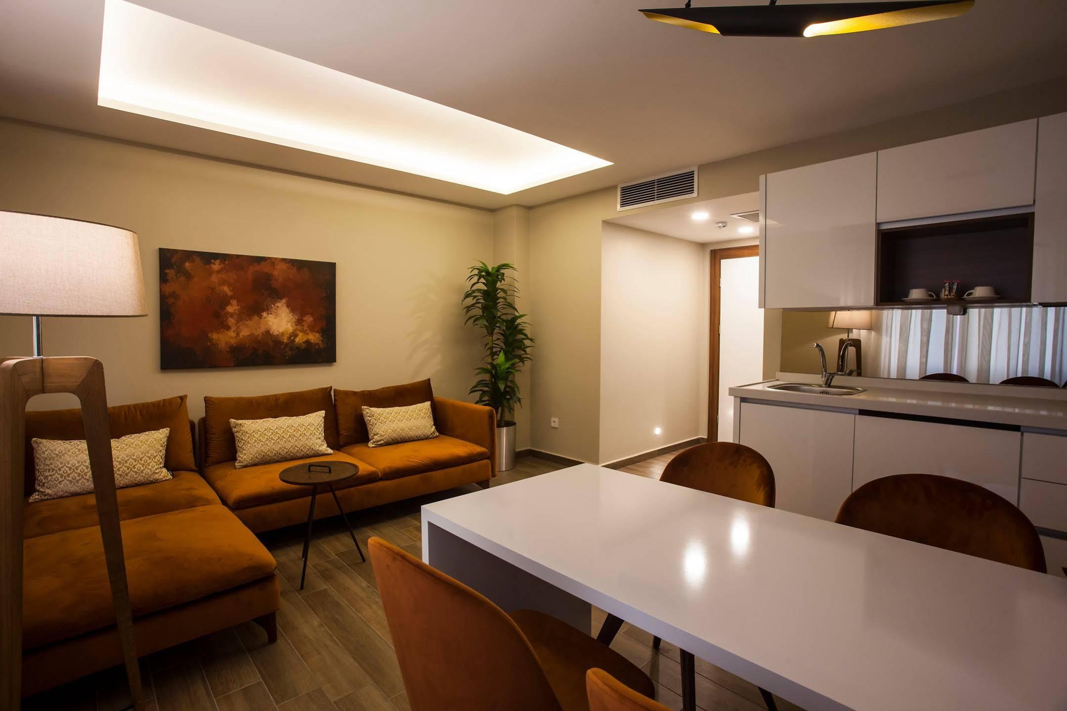 Maxuite Hotel In Home Akçay Esterno foto